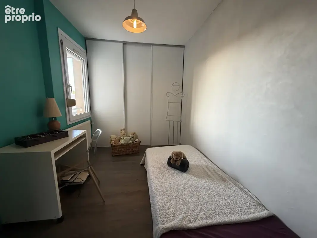 Bel appartement traversant d'environ 100 m2 avec terrasse, jardin privatif et garage - photo 8