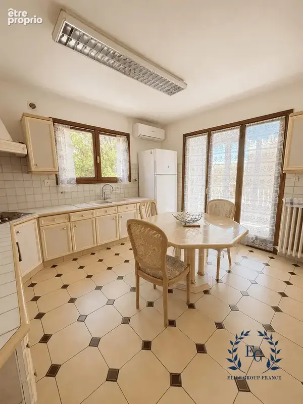 Maison 7 pièces 175 m² à vendre à Hyeres (83400) - photo 5