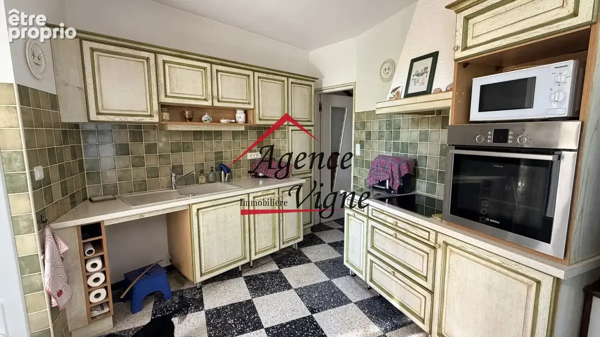 Au coeur de village avec commerces - photo 3