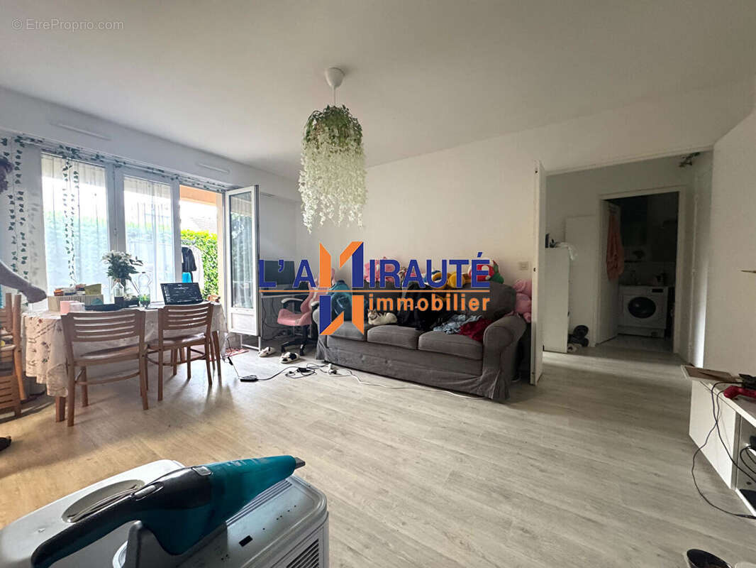 Appartement à HOUILLES