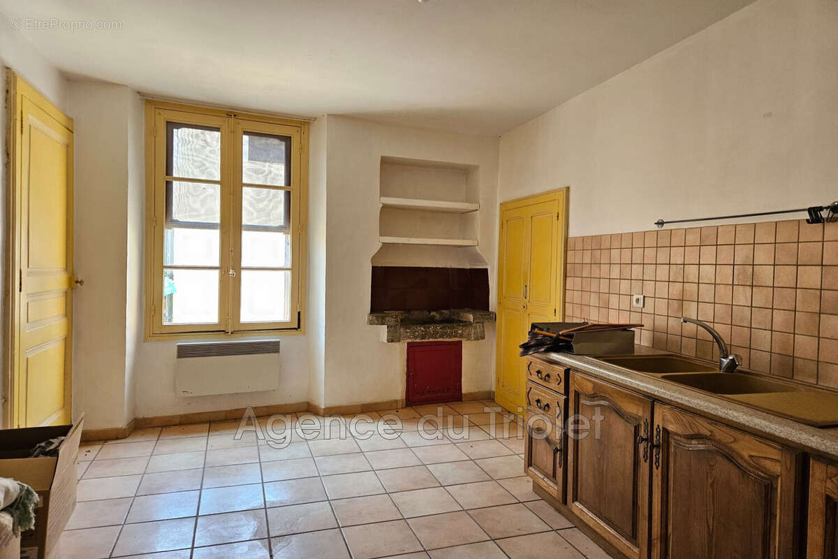 Maison à VIOLS-LE-FORT