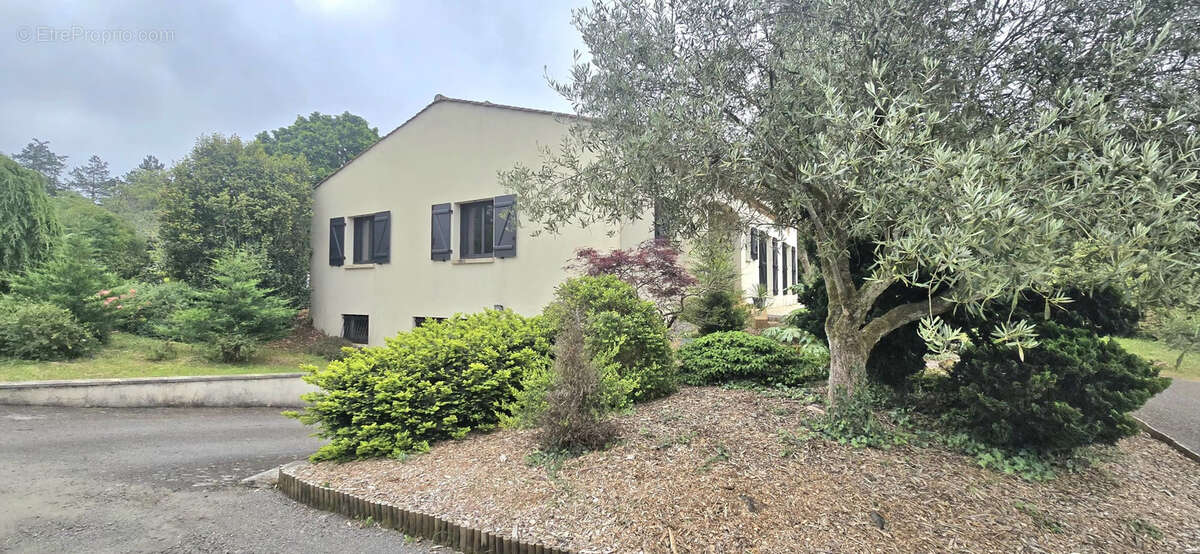 Maison à SAINT-AVAUGOURD-DES-LANDES