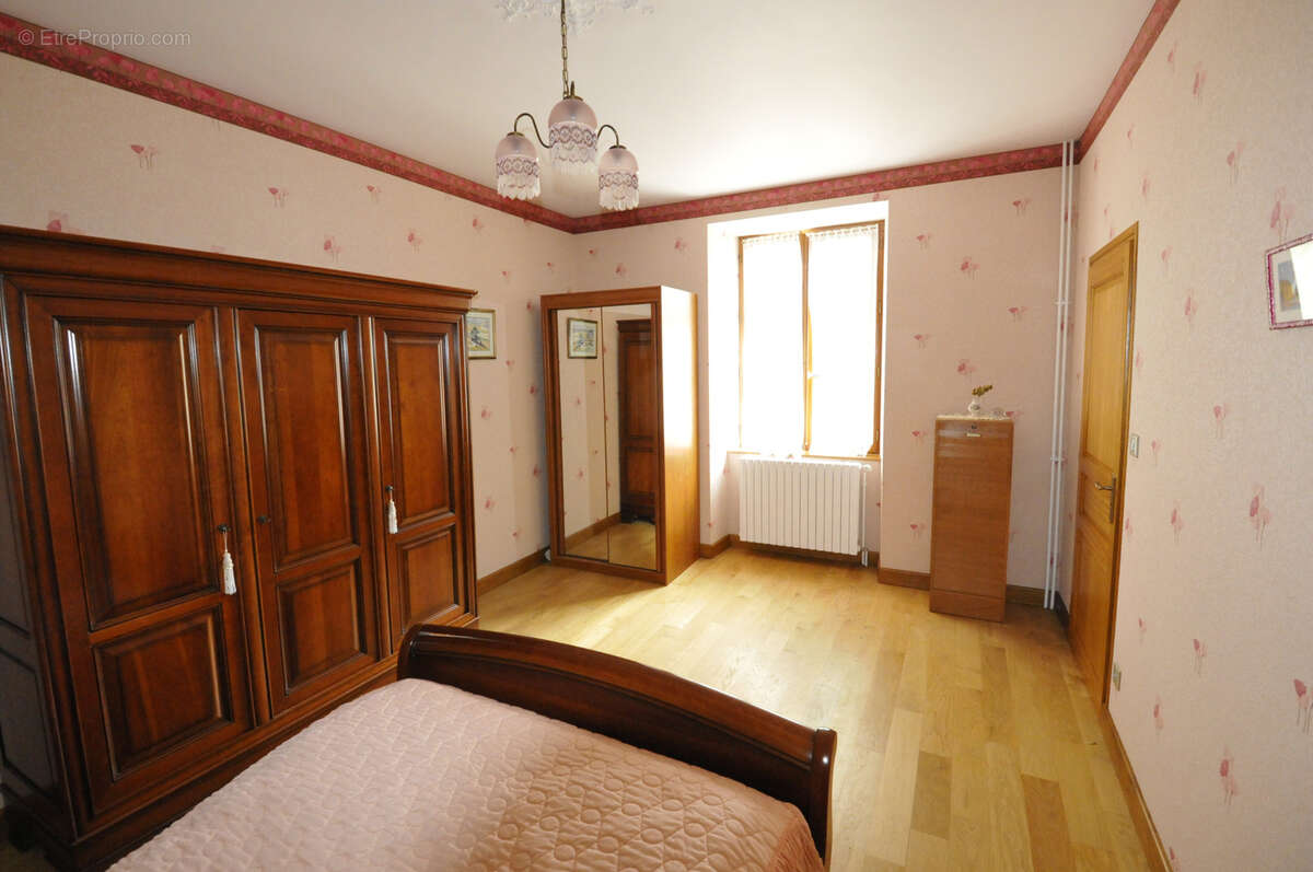 Maison à SAINT-PRIEST-LIGOURE