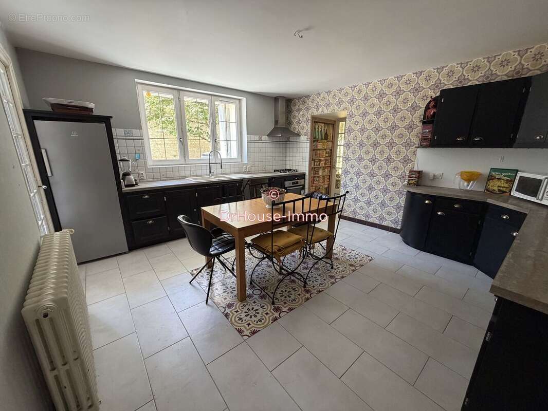 Maison 186 m² à Monts-Sur-Guesnes  - photo 4