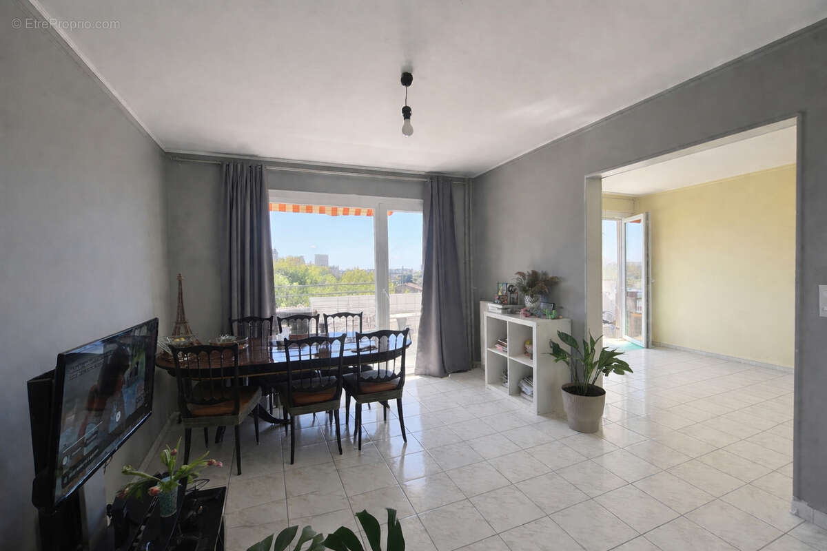 Appartement à MARSEILLE-11E