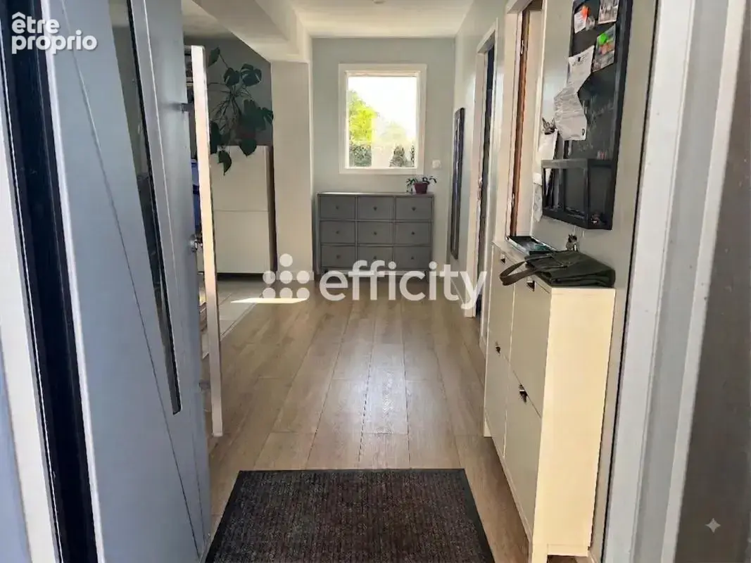 Maison 7 pièces 134 m² à vendre à Saint-Martin-Le-Beau (37270) - photo 2