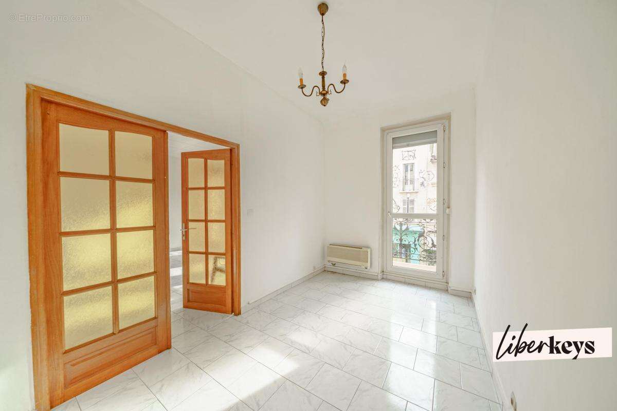 Appartement à MARSEILLE-6E