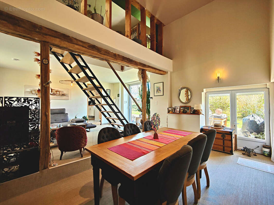 Maison à SAINT-GENIX-SUR-GUIERS