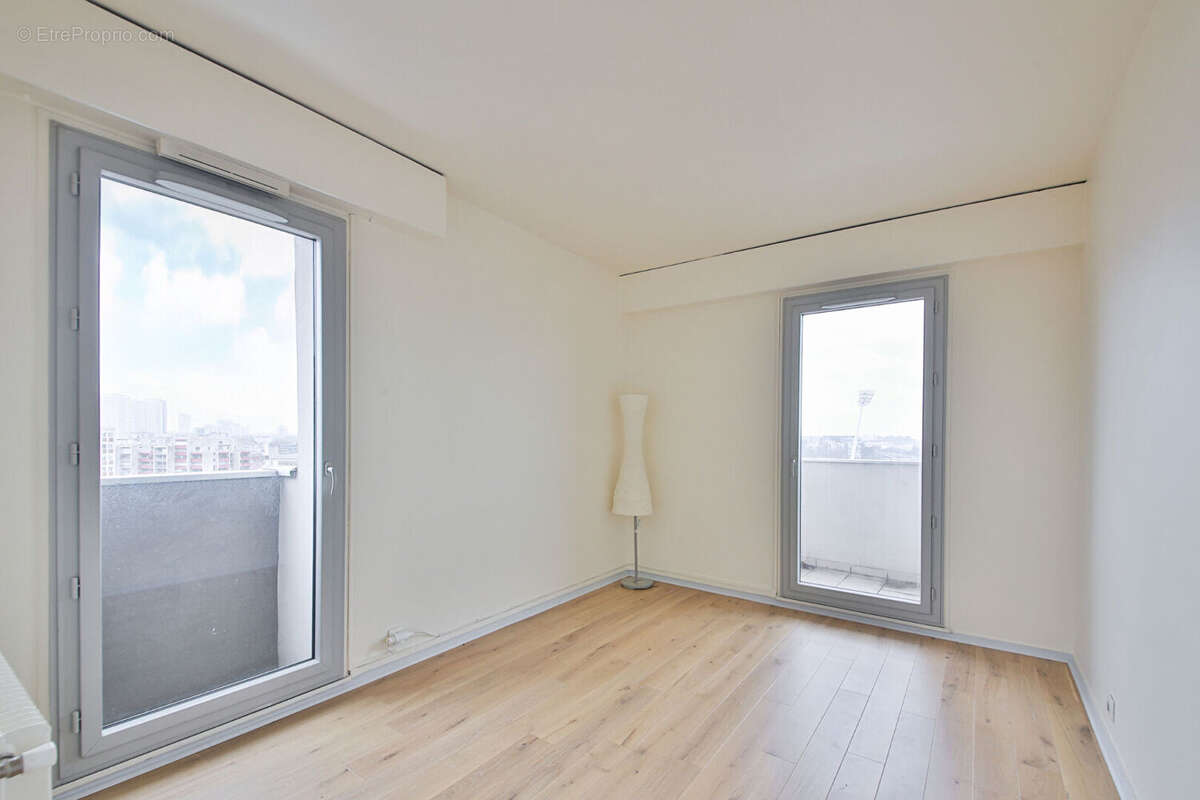 Appartement à PARIS-14E
