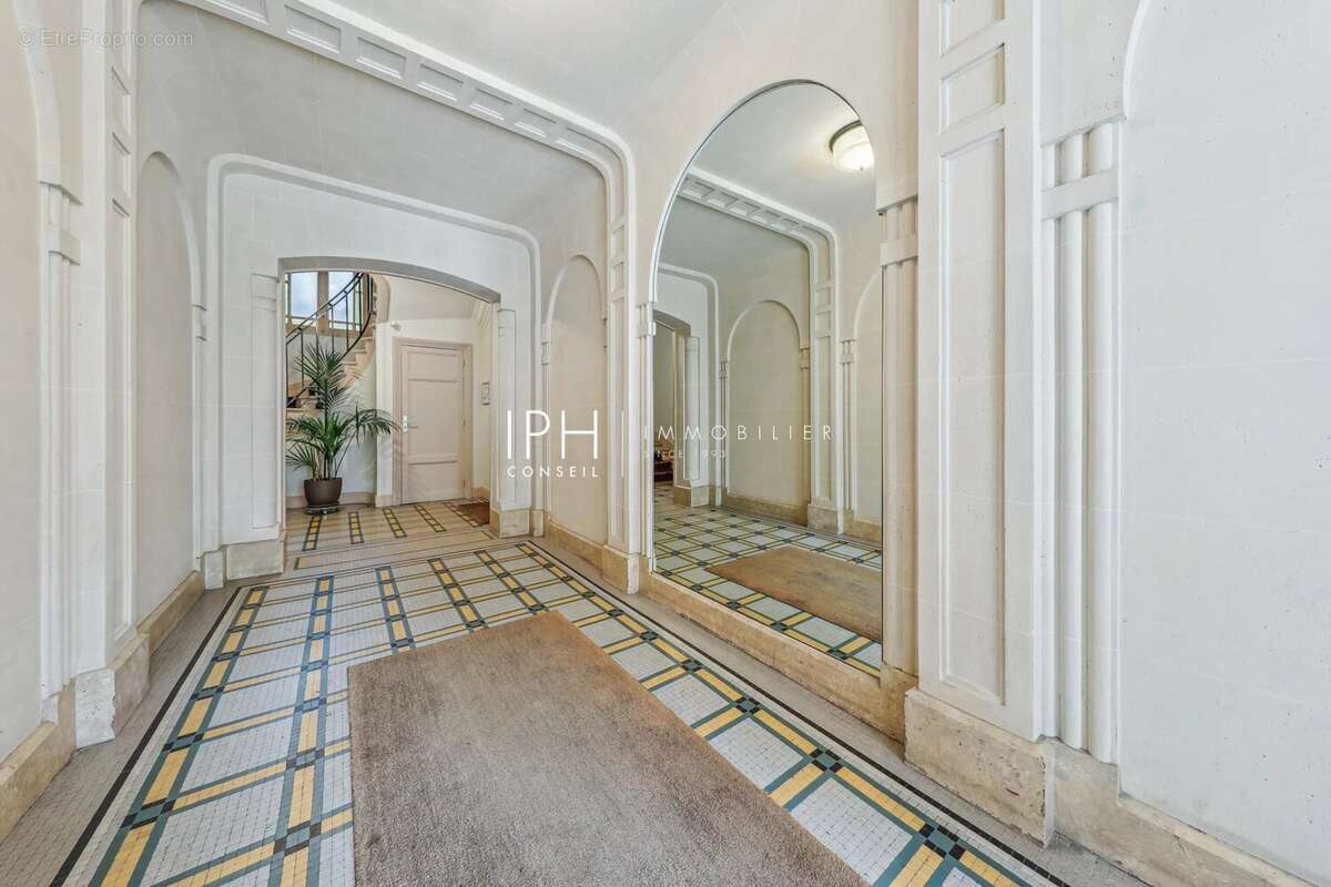 Appartement à NEUILLY-SUR-SEINE