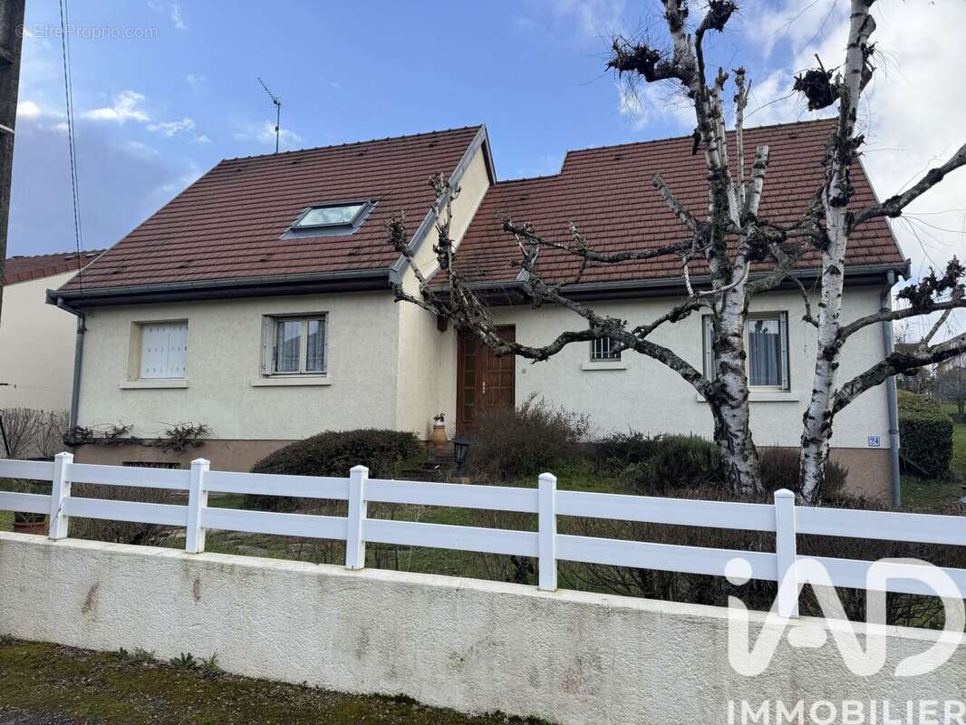 Maison 143 m² à Montlucon  - photo 2