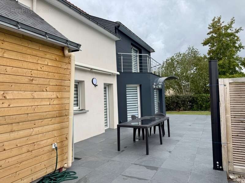 Maison à VILLEVEQUE