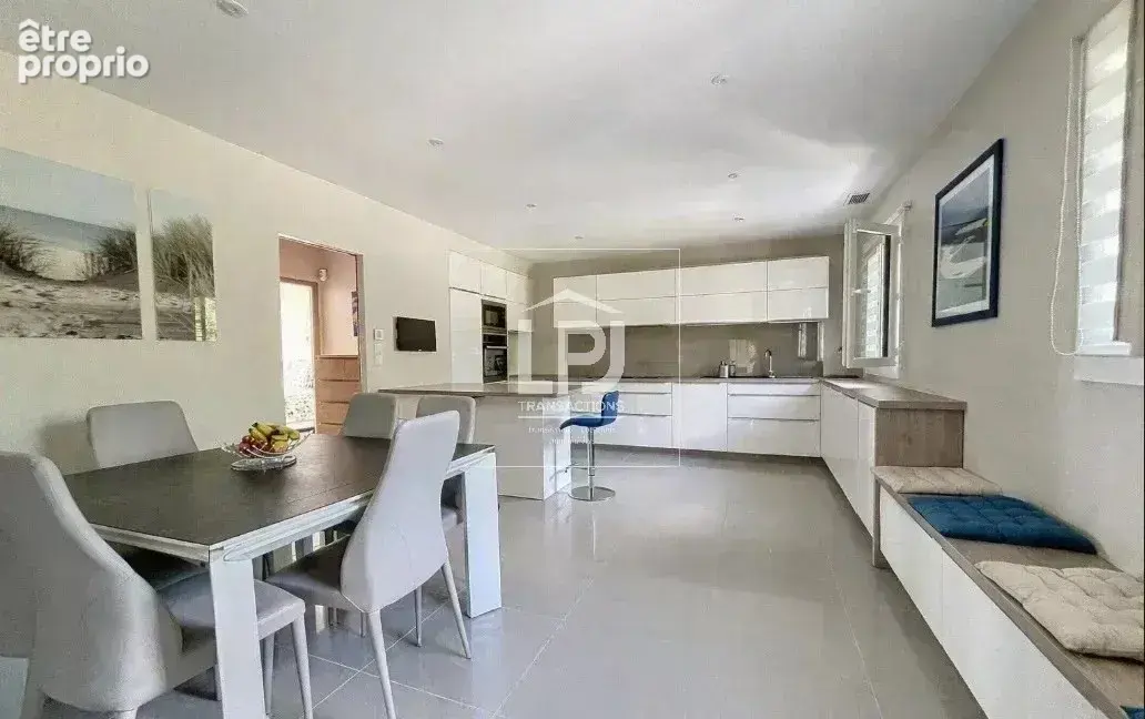 Magnifique maison T4 de plain-pied de 118 m² sur une parcelle arborée de 1 400 m² avec piscine et vaste garage - photo 8