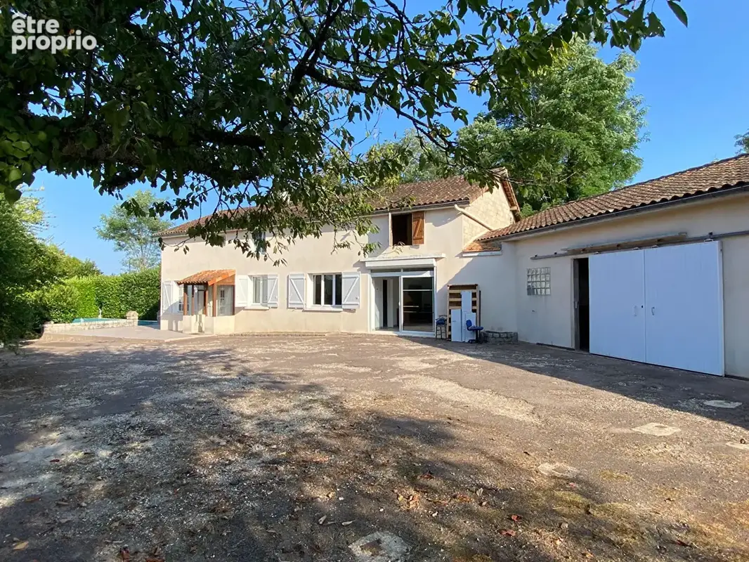 Maison à BUSSIERE-BADIL