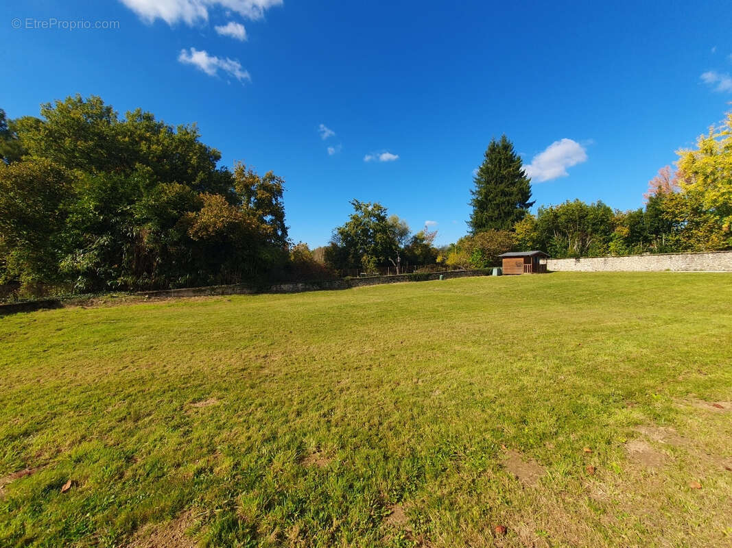 Maison à MARCILLAC-LA-CROISILLE