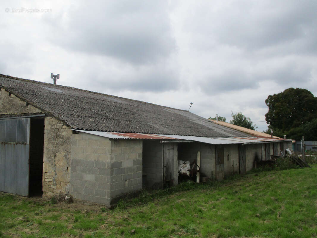 Longère à rénover. - photo 8