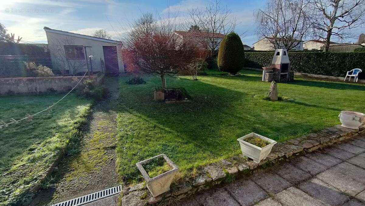 Maison à SAINT-MALO-DU-BOIS