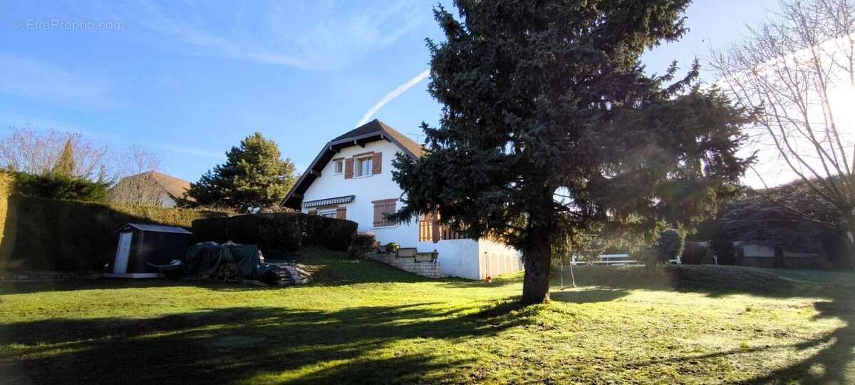 Maison à VETRAZ-MONTHOUX