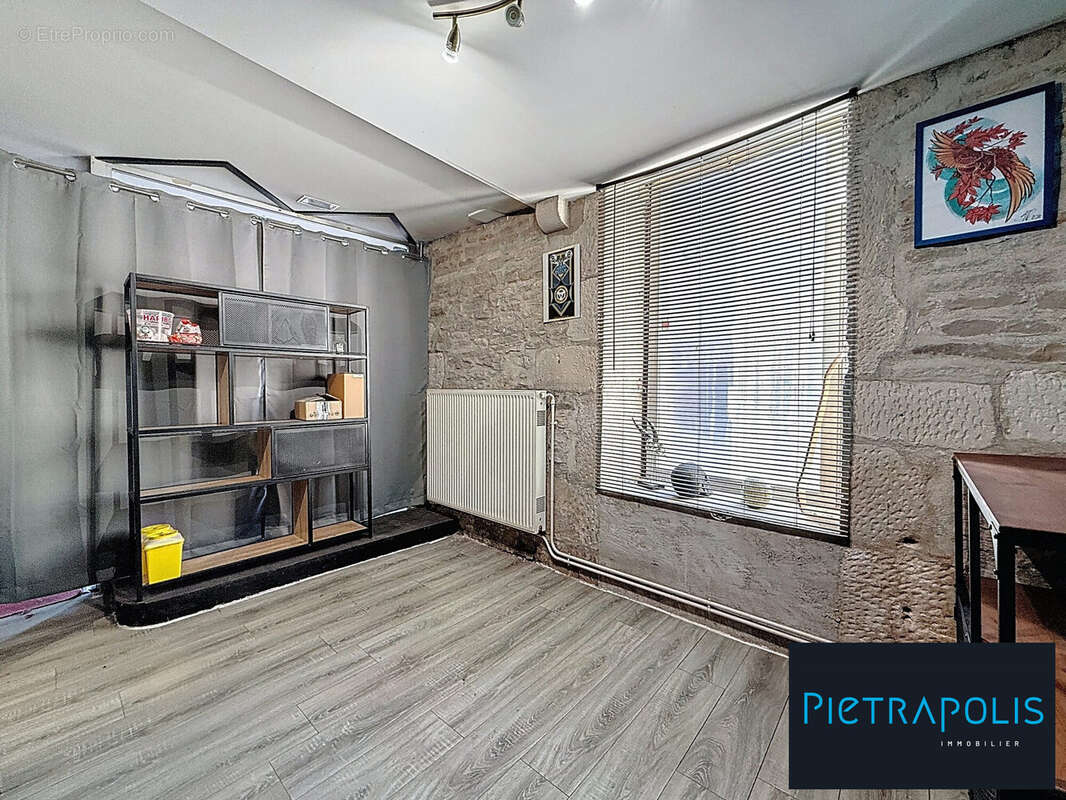 Commerce à IS-SUR-TILLE