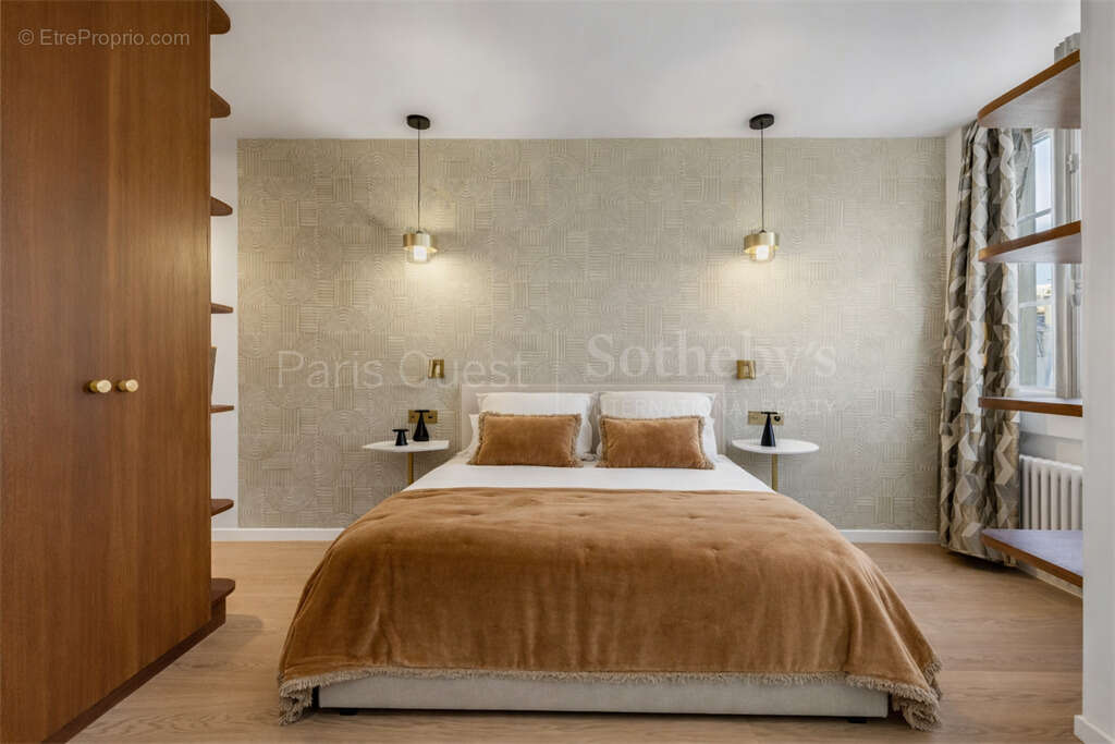 Appartement à PARIS-8E