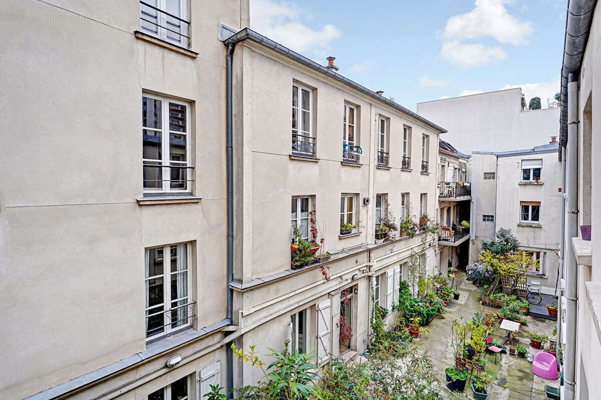 Appartement à PARIS-10E