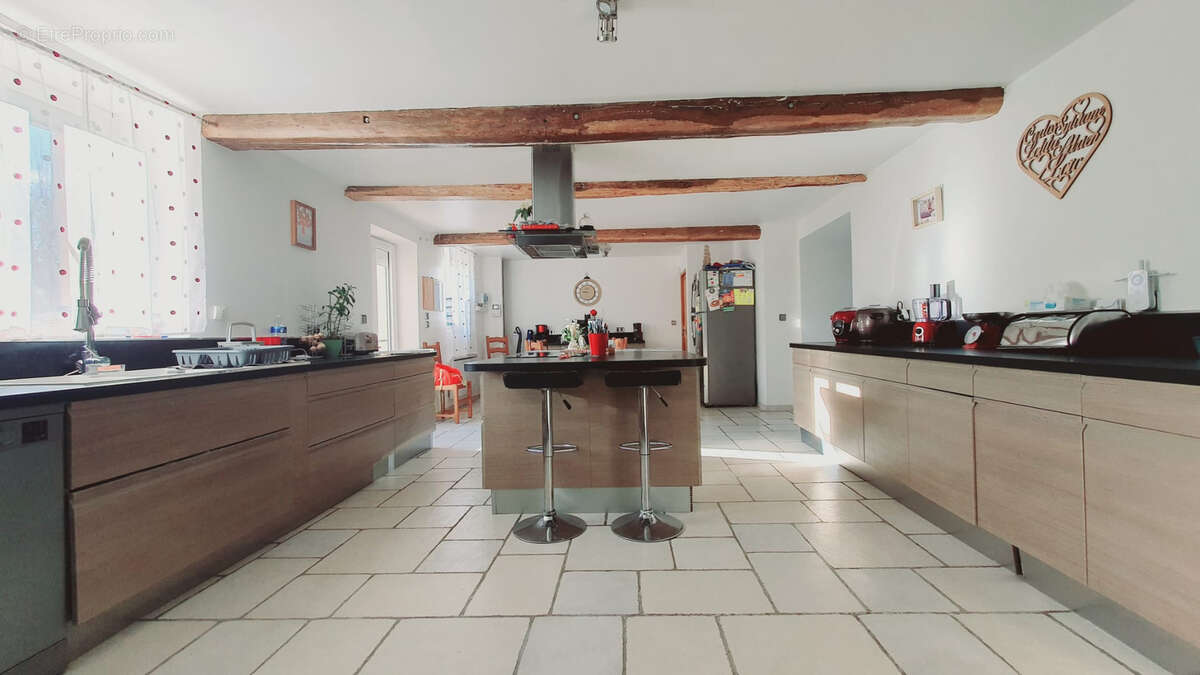 Appartement à BAILLEUL-SUR-THERAIN