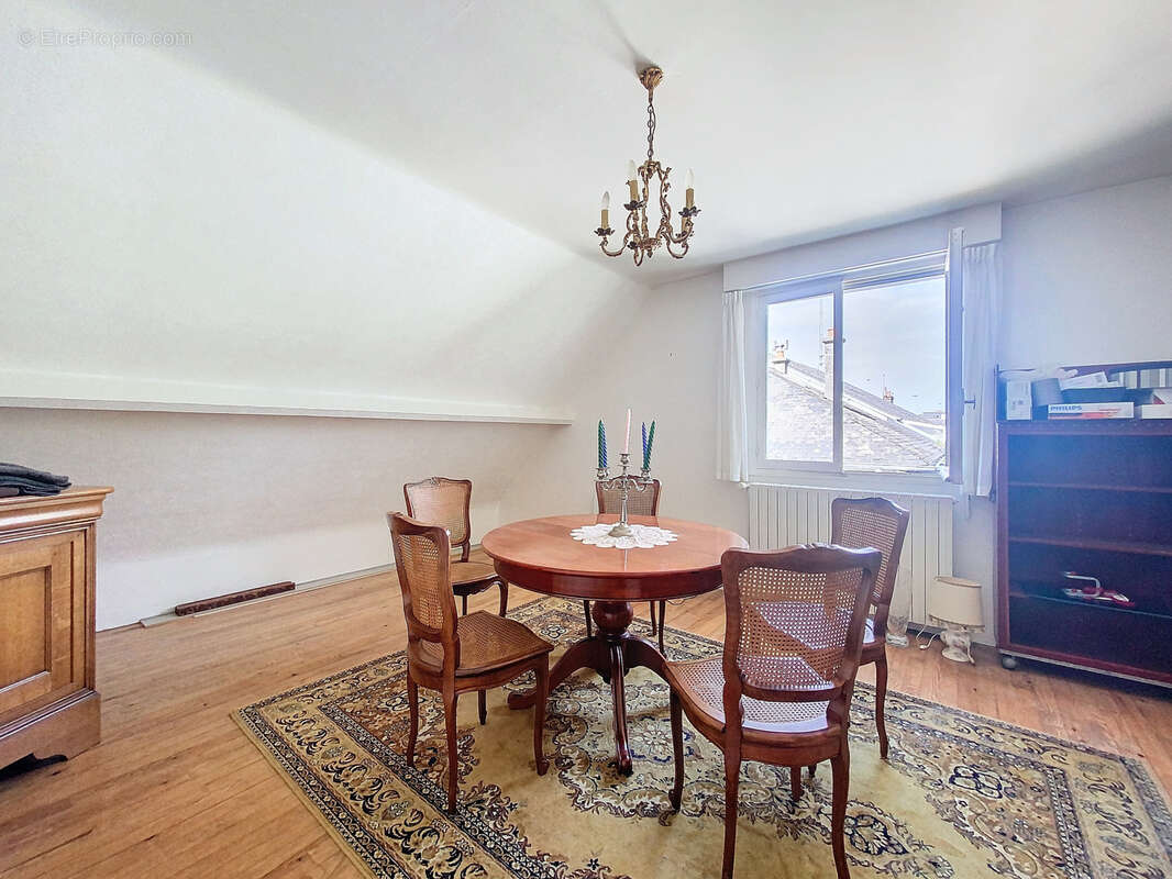 Maison à DONVILLE-LES-BAINS