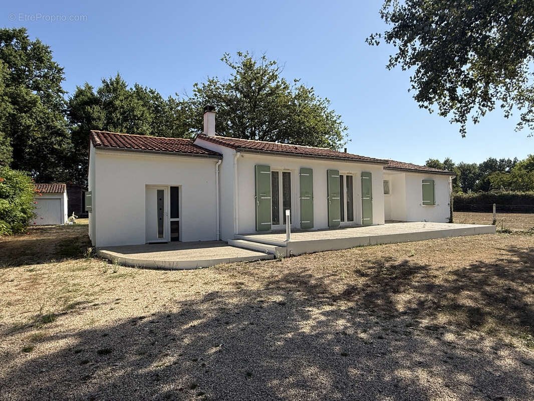 Maison avec dependance et picine - photo 14