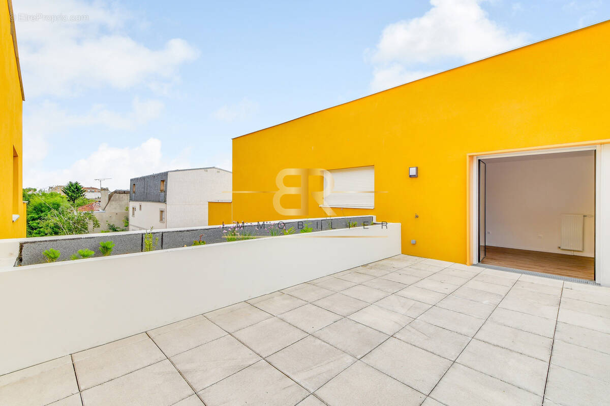 Appartement à AUBERVILLIERS