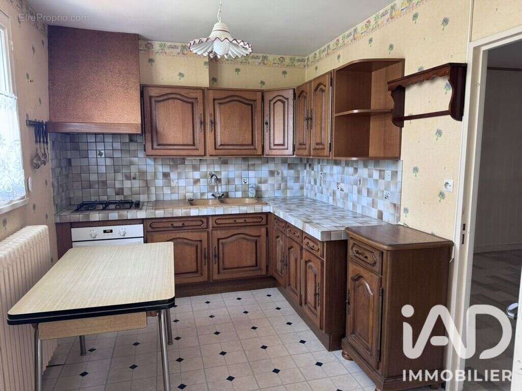 Maison 99 m² à Saint-Clement  - photo 3