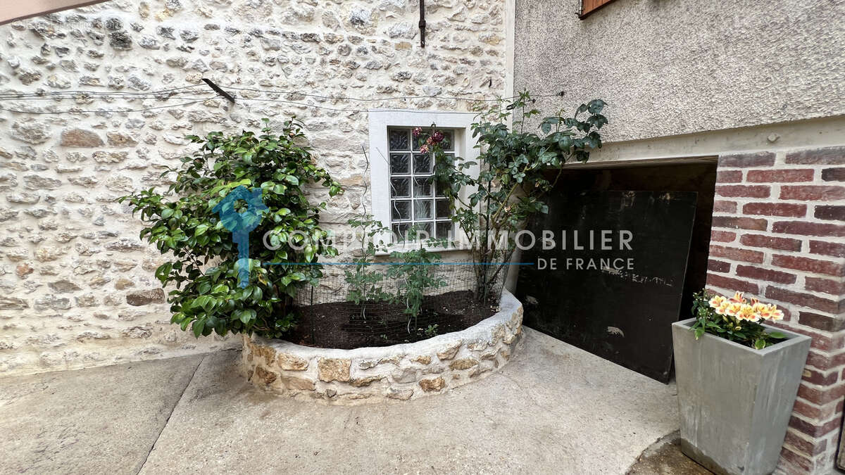 Maison à CERNY
