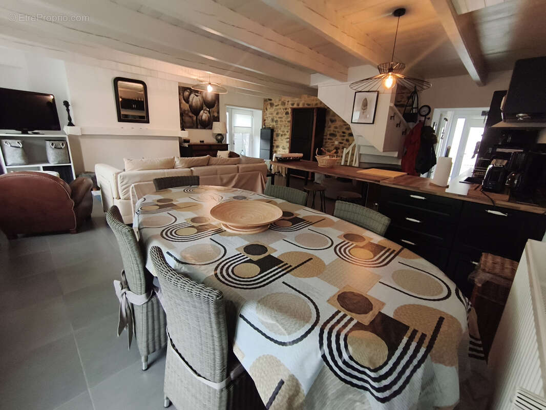 Maison à LONGUEVILLE