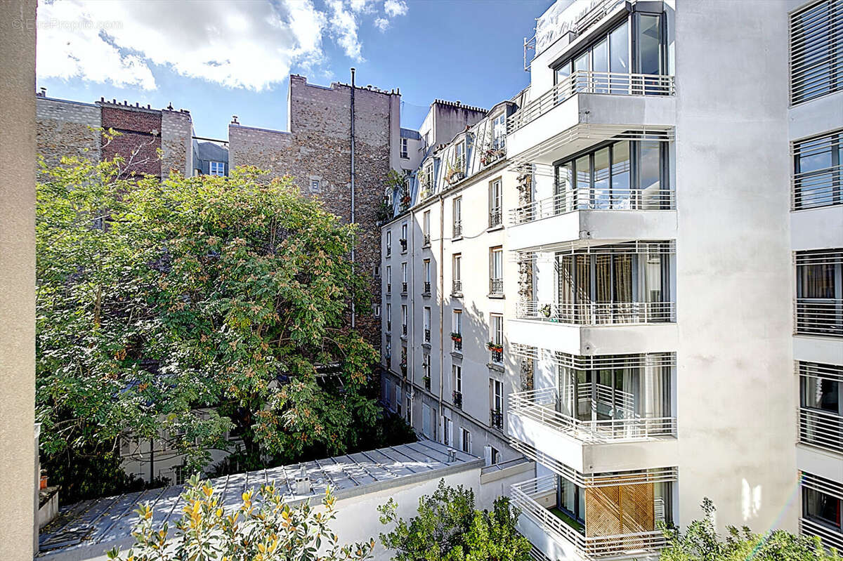 Appartement à PARIS-18E