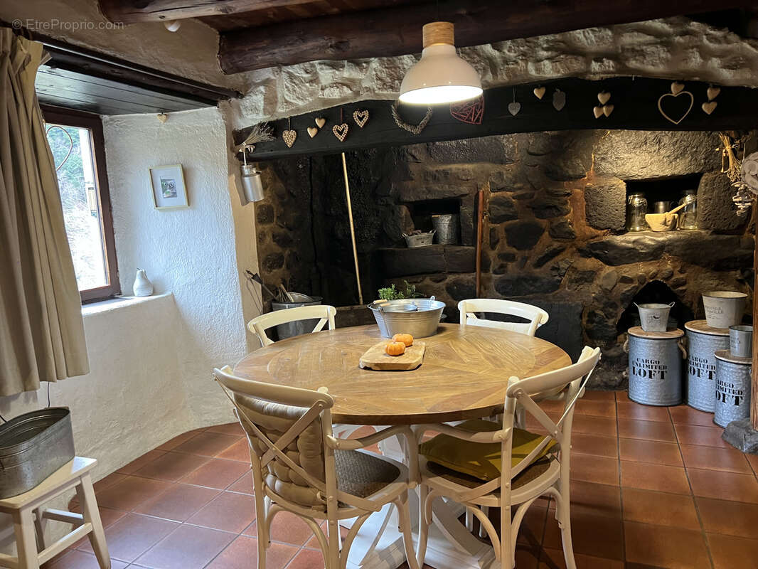 Maison à LAUSSONNE