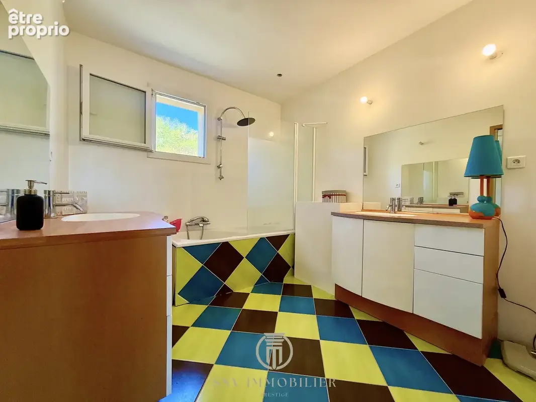Villa style Île-de-France avec vue - 4 chambres - piscine - garage - photo 18