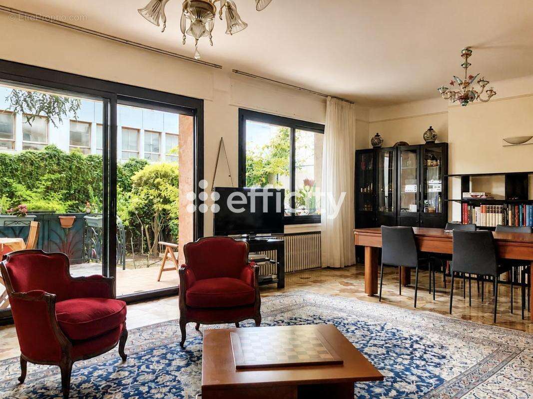 Appartement à FONTENAY-SOUS-BOIS