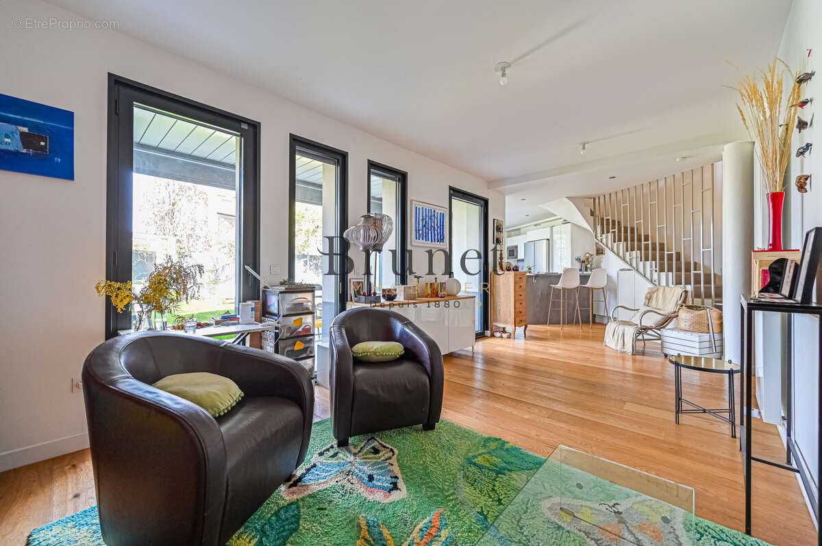 Appartement à SAINT-MAUR-DES-FOSSES