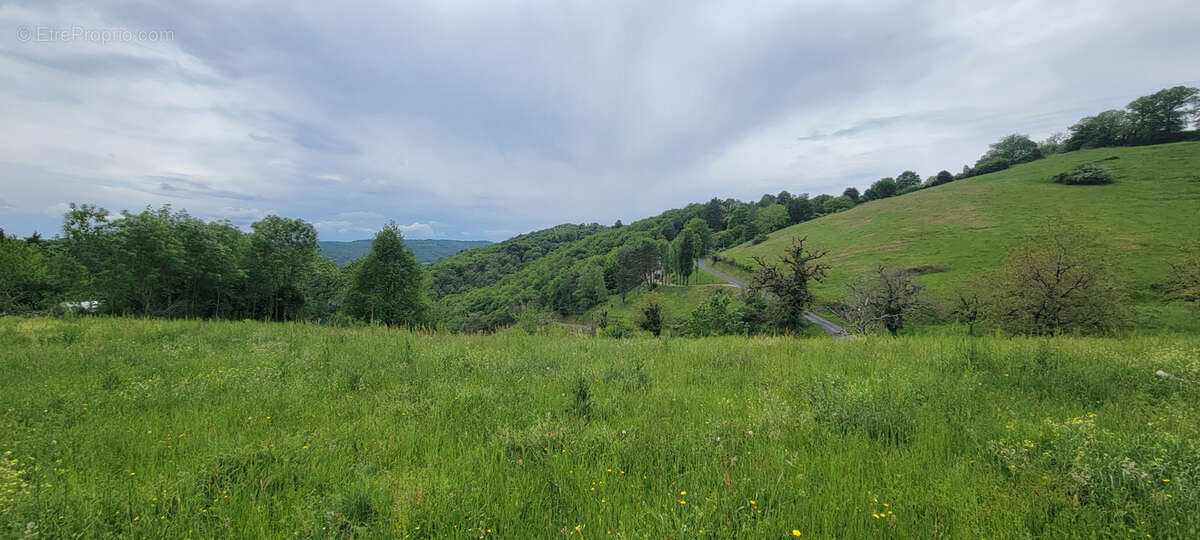 Terrain à ALBIGNAC