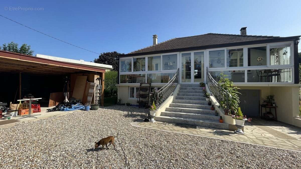 Maison à SAINTE-GENEVIEVE