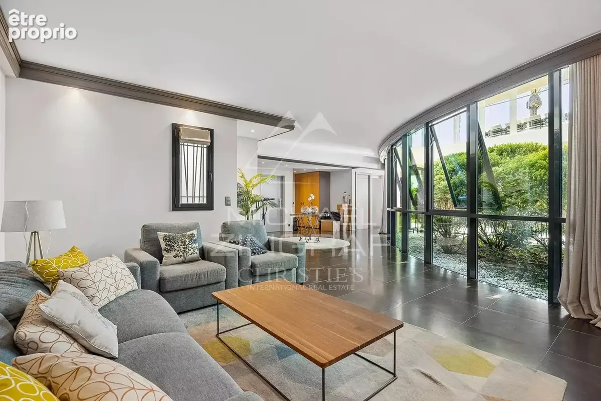 Cannes Palm Beach — Exceptionnel triplex de 462m2 en front de mer avec terrasses et jardin - photo 22