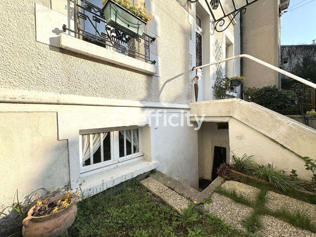 Maison 60 m² à Romainville  - photo 16
