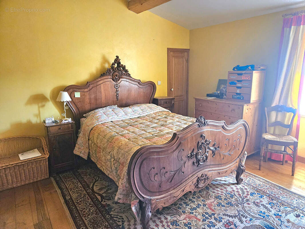 Maison à VILLEMOUSTAUSSOU