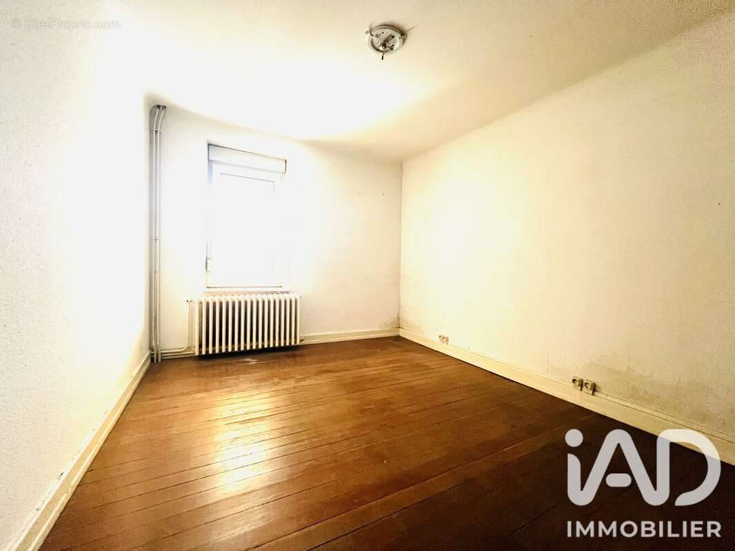 Appartement 250 m² à Hundling  - photo 8