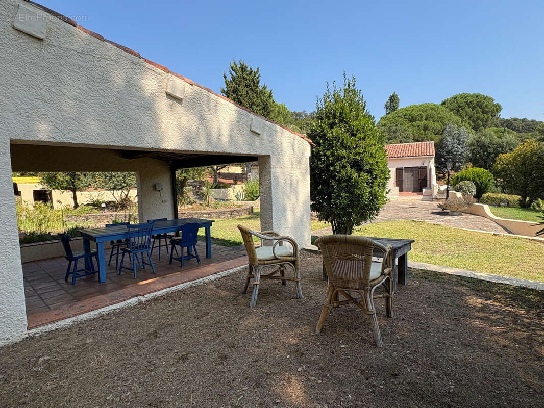 Maison à BORMES-LES-MIMOSAS