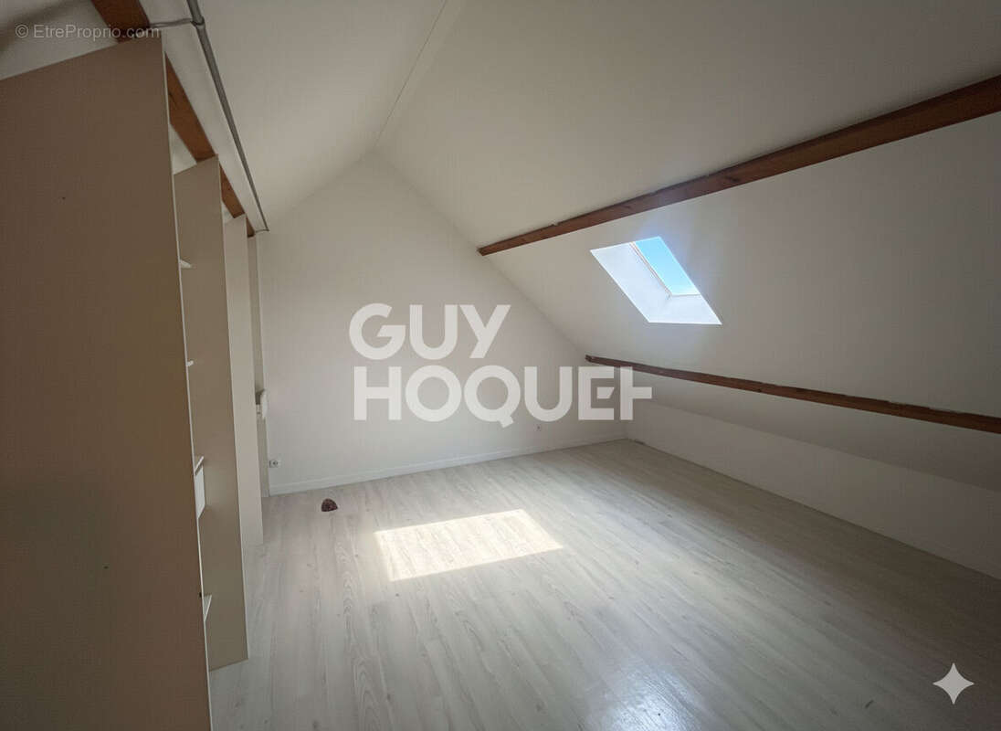 Appartement à LES PAVILLONS-SOUS-BOIS