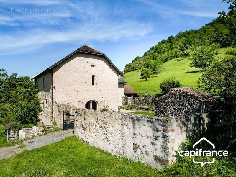 GRANDE MAISON FAMILIALE  10 pièces 256 m² habitables sur 2 niveaux avec GITE terrain 14500 m² - photo 16