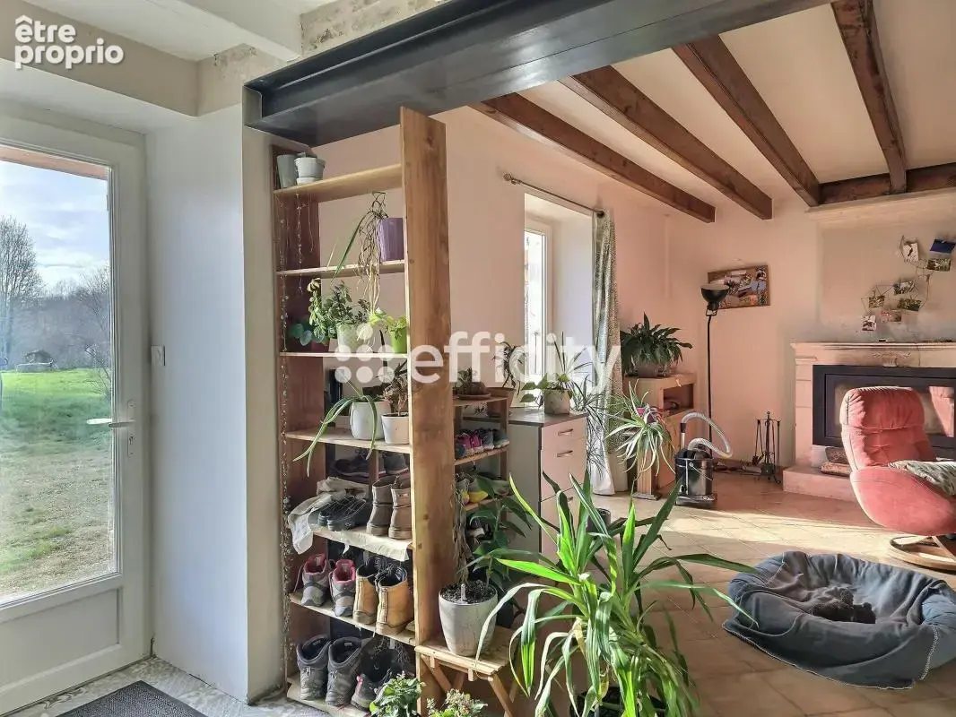 Maison 122 m² à Saint-Hilaire-La-Palud  - photo 4