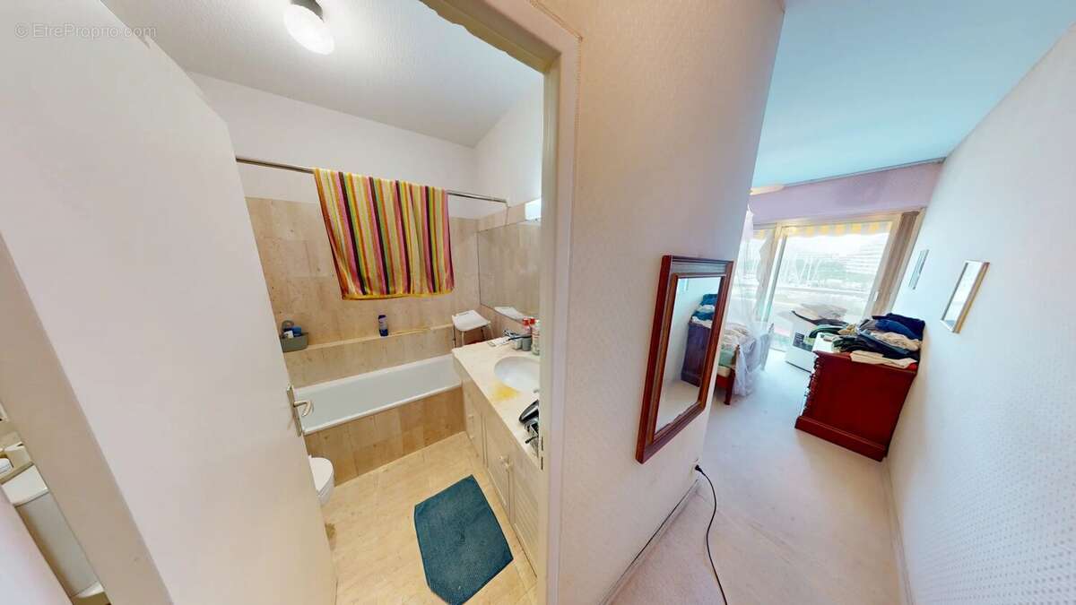 Appartement à VILLENEUVE-LOUBET