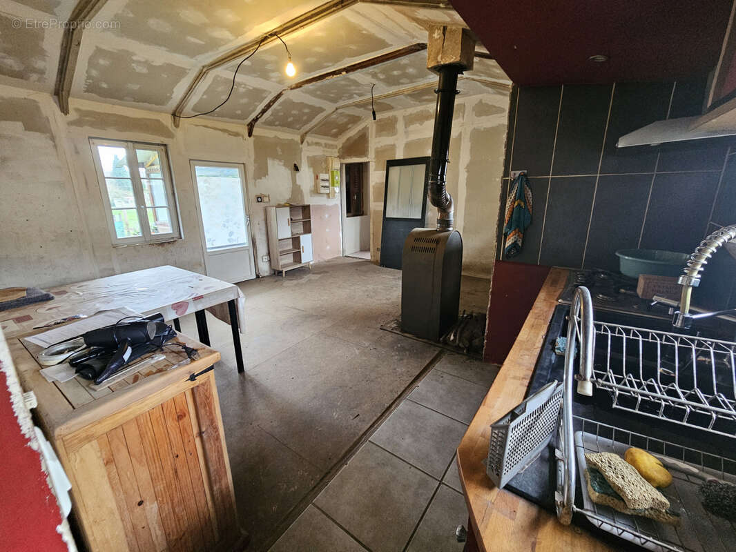 Maison à LA JONCHERE-SAINT-MAURICE