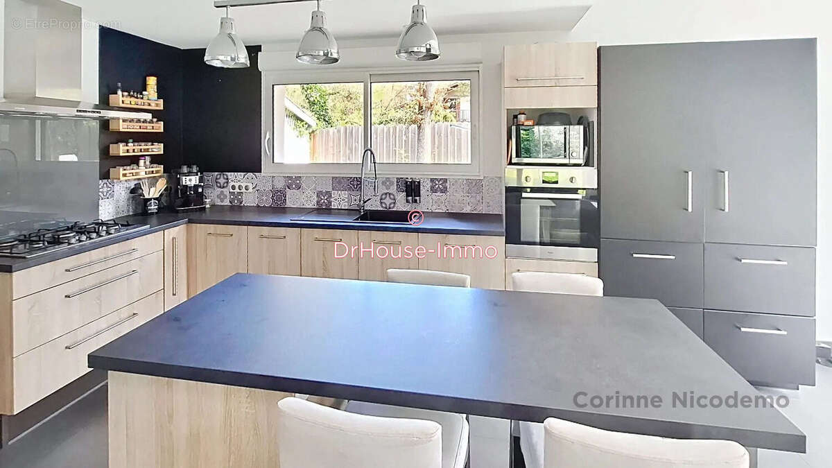 Maison à FOURQUES-SUR-GARONNE